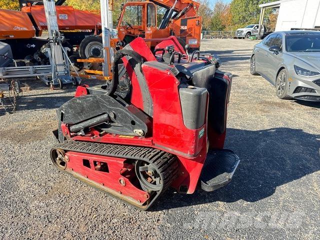 Toro TX1000 لوادر انزلاقية التوجيه