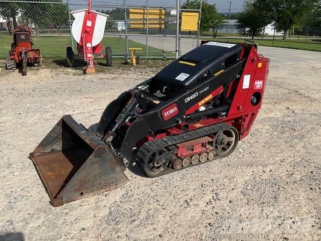 Toro TX427 لوادر انزلاقية التوجيه