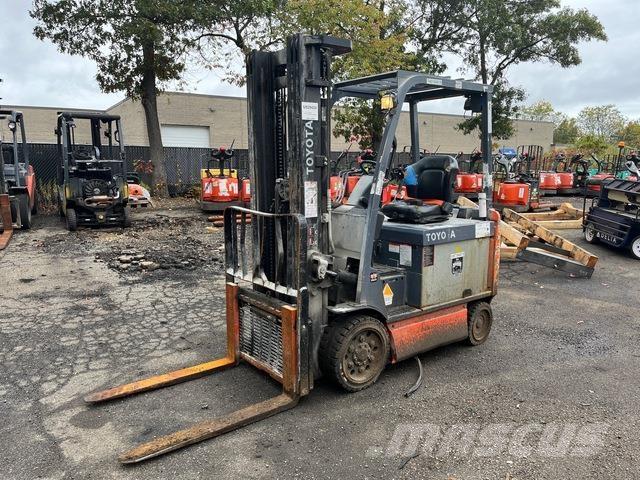 Toyota 8FBCU30 شاحنات ذات رافعات شوكية تعمل بالكهرباء