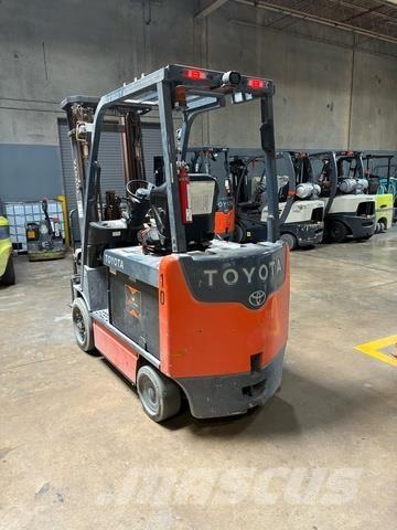 Toyota 8FBCU32 شاحنات ذات رافعات شوكية تعمل بالكهرباء
