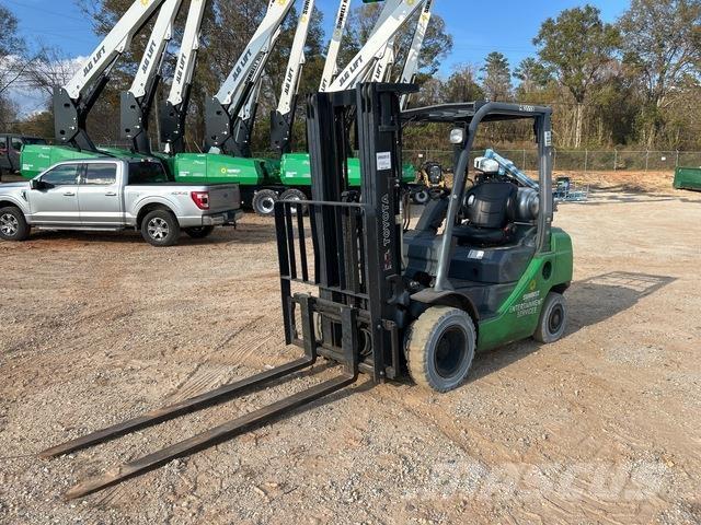 Toyota 8FGU25 شاحنات ذات رافعات شوكية - أخرى