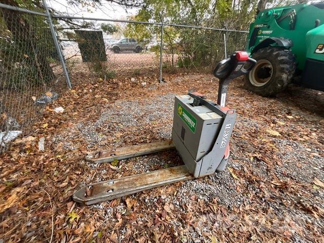 Toyota 8HBW23 شاحنة يدوية بمنصة نقالة