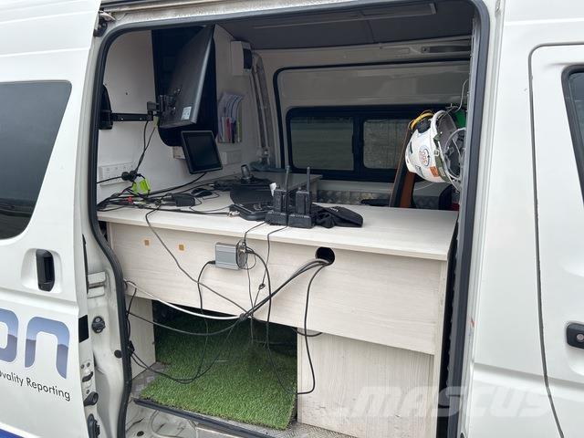 Toyota HiAce شاحنة مقفلة