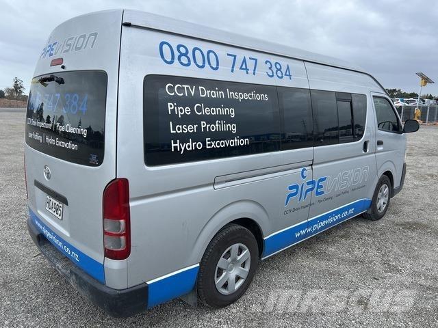 Toyota HiAce شاحنة مقفلة