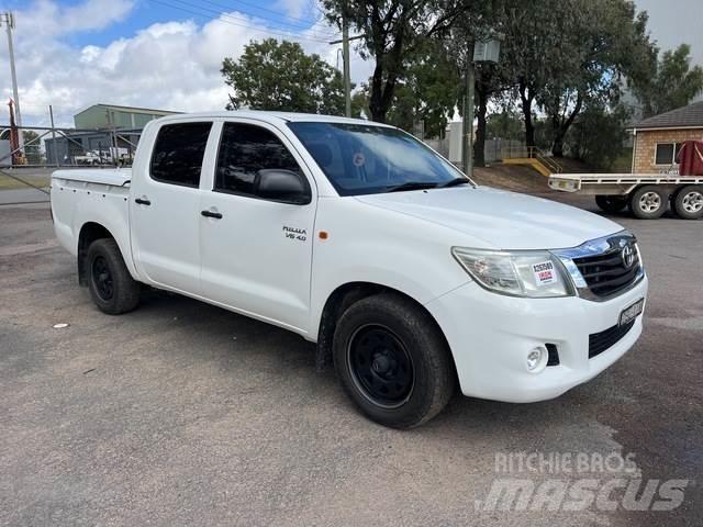 Toyota Hilux شاحنات خفيفة/مفصلية الجوانب