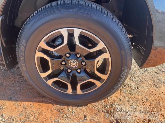 Toyota Hilux شاحنات خفيفة/مفصلية الجوانب