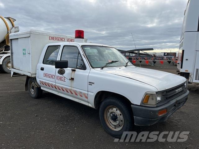 Toyota Hilux شاحنات خفيفة/مفصلية الجوانب