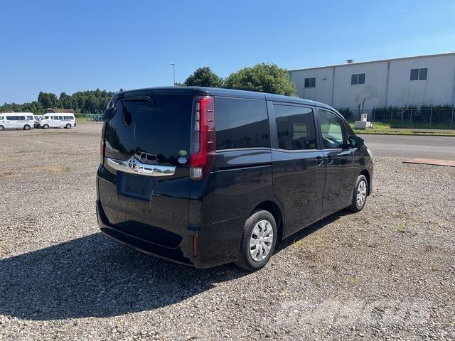 Toyota NOAH أخرى
