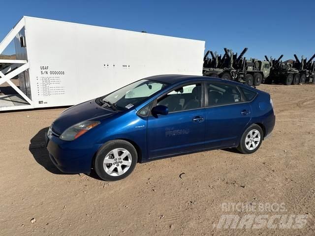 Toyota Prius سيارات