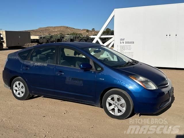 Toyota Prius سيارات