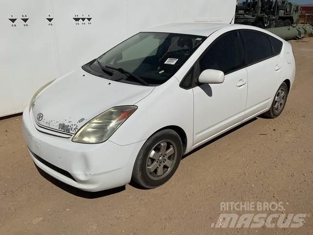 Toyota Prius سيارات
