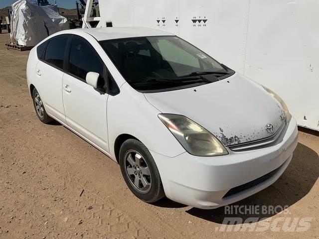 Toyota Prius سيارات
