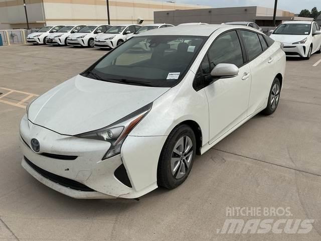 Toyota Prius سيارات