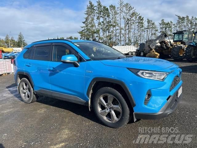 Toyota RAV4 سيارات