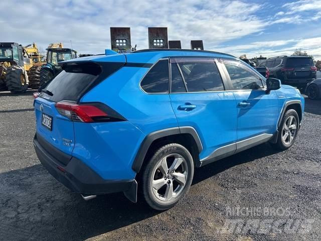 Toyota RAV4 سيارات