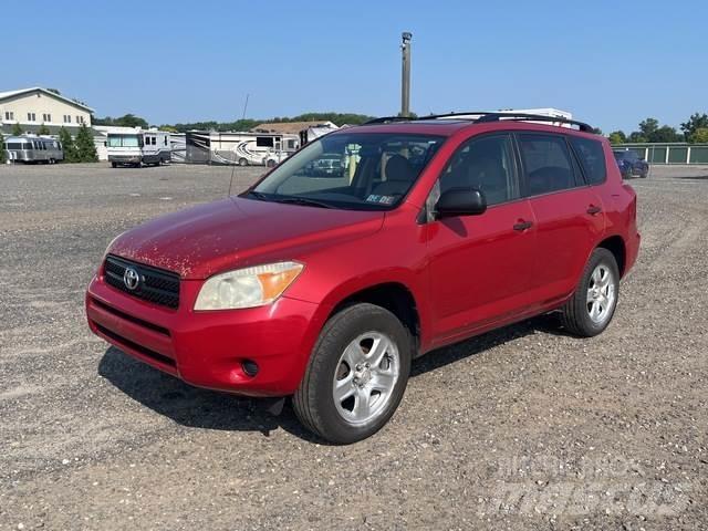 Toyota RAV4 سيارات