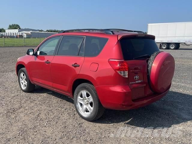 Toyota RAV4 سيارات