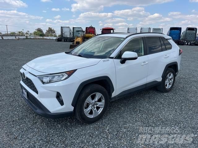 Toyota RAV4 سيارات