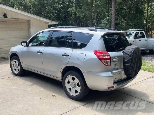 Toyota RAV4 سيارات