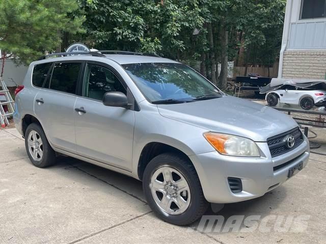Toyota RAV4 سيارات