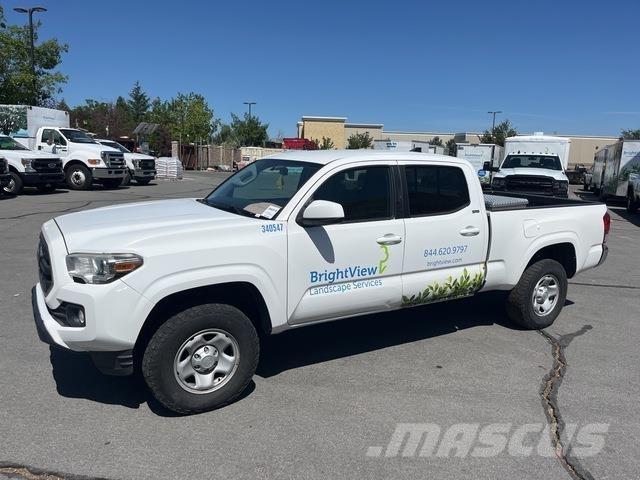 Toyota Tacoma شاحنات خفيفة/مفصلية الجوانب