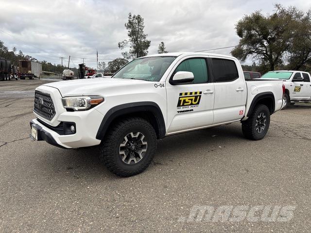 Toyota Tacoma شاحنات خفيفة/مفصلية الجوانب