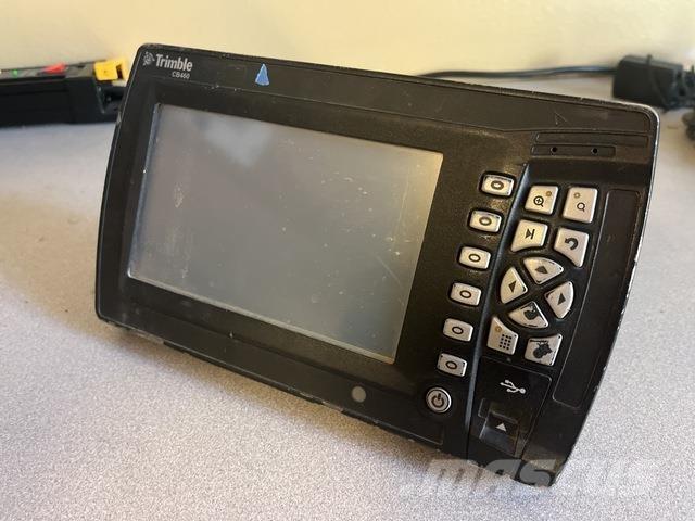 Trimble CB460 أخرى