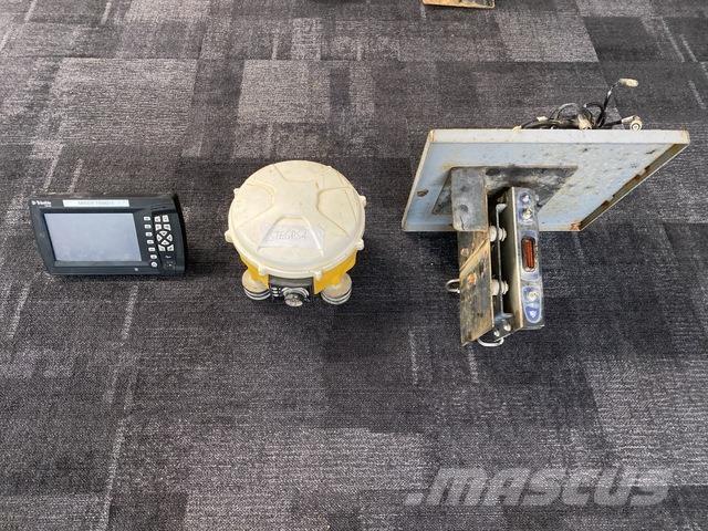 Trimble GCS900 مكونات أخرى