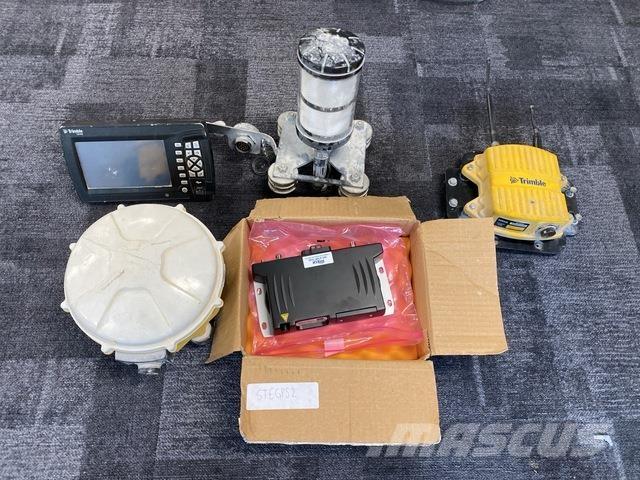 Trimble GCS900 مكونات أخرى