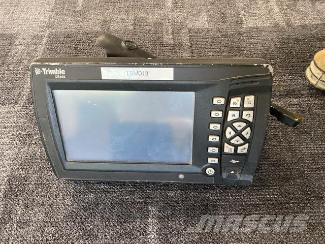 Trimble GCS900 مكونات أخرى