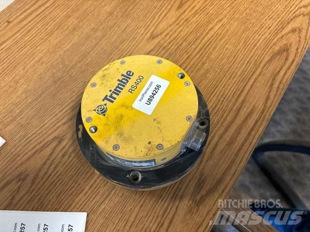 Trimble RS400 أخرى