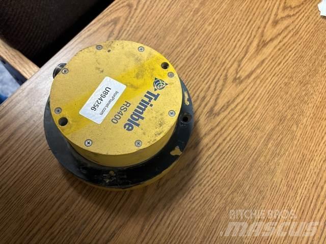 Trimble RS400 أخرى