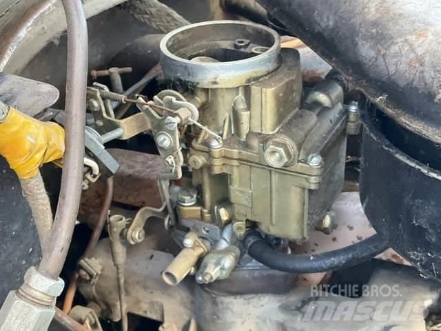  UAZ 452A3 شاحنة مقفلة