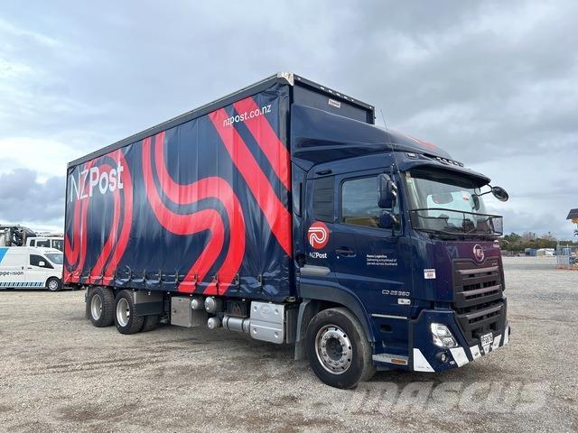 UD CD 25 360 شاحنات بغطاء جانبي