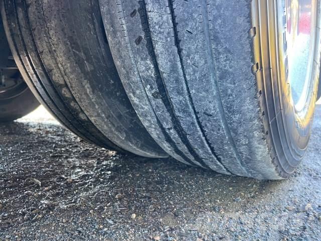 Vawdrey  مقطورات بغطاء جانبي
