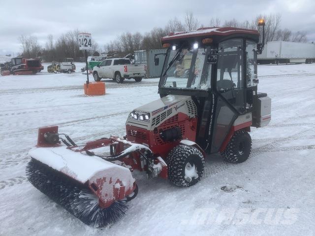 Ventrac 4520N جرارات مدمجة