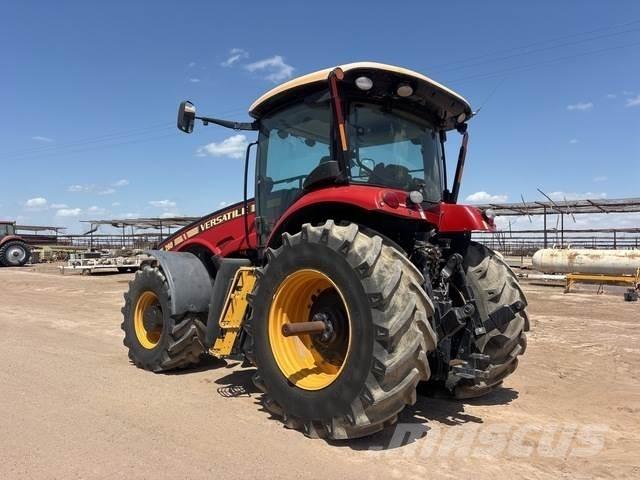 Versatile 260 الجرارات