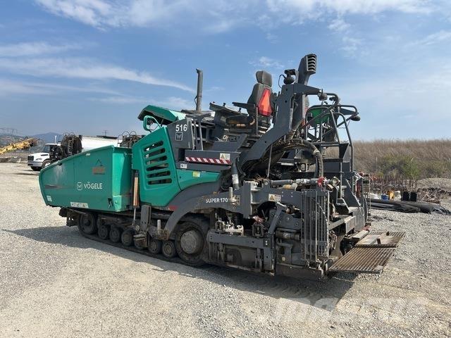 Vögele 1700-3i معدات السفلتة
