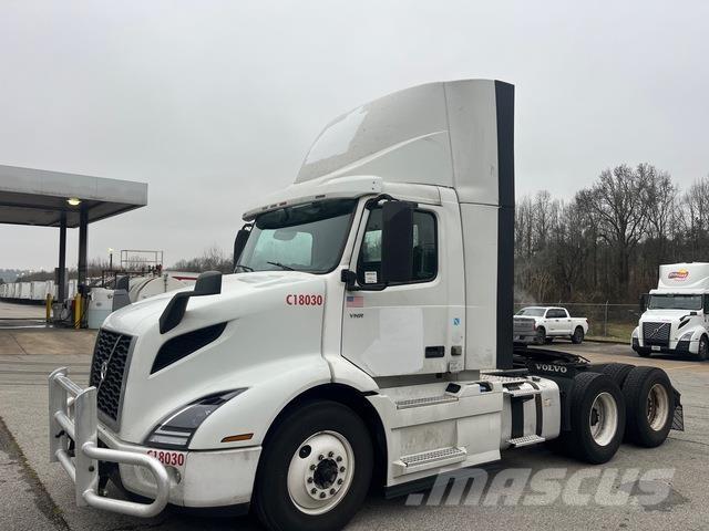 Volvo  وحدات الجر