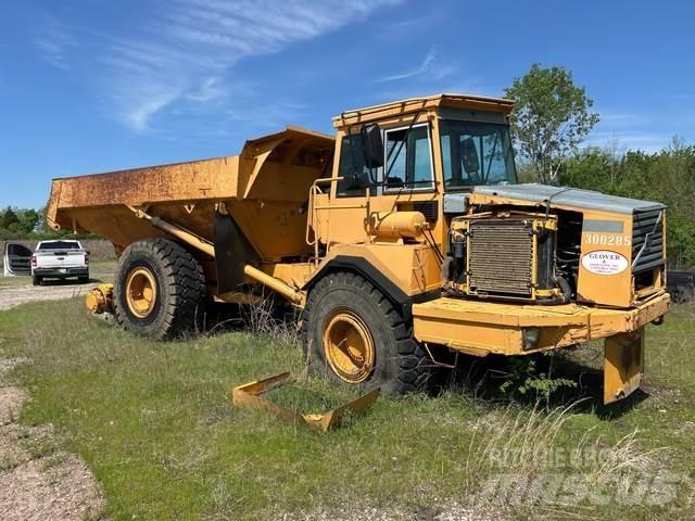 Volvo A25C 6x6 ساحبات مفصلية