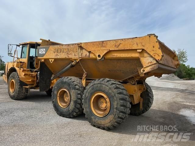 Volvo A25D ساحبات مفصلية