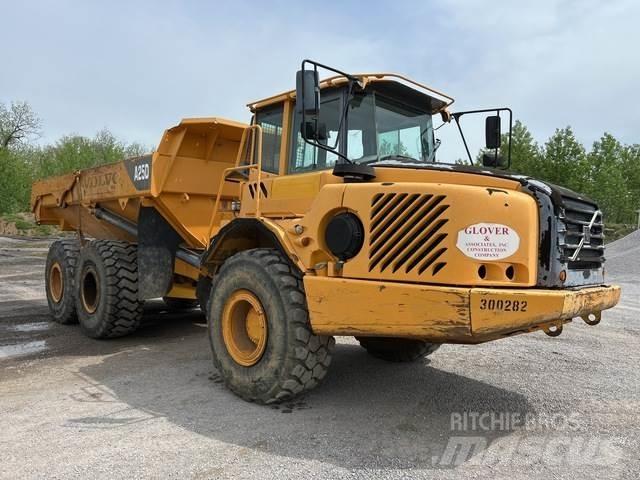 Volvo A25D ساحبات مفصلية