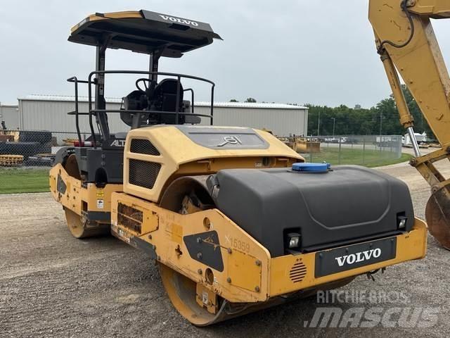Volvo DD110B مداحل ثنائية الاسطوانة