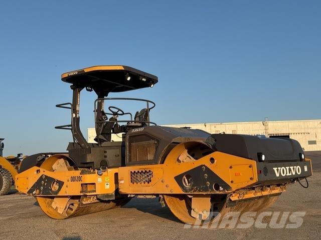 Volvo DD120C مداحل ثنائية الاسطوانة