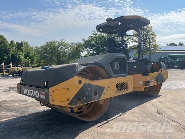 Volvo DD120C مداحل ثنائية الاسطوانة