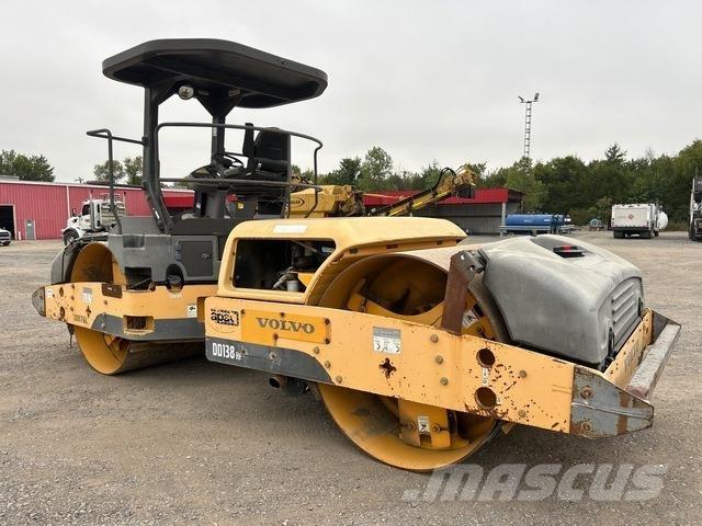 Volvo DD138HF مداحل ثنائية الاسطوانة
