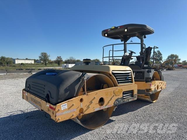 Volvo DD138HF مداحل ثنائية الاسطوانة