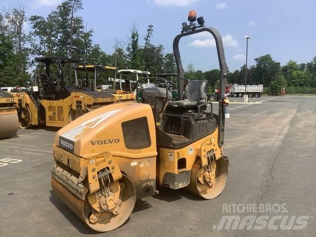 Volvo DD25B مداحل ثنائية الاسطوانة