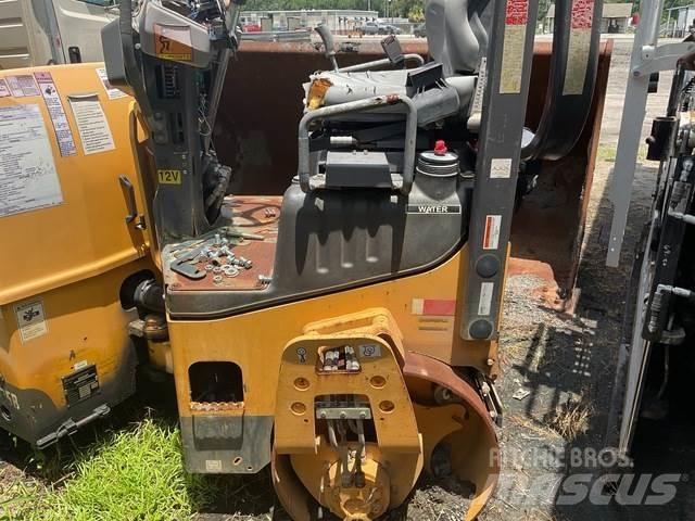 Volvo DD25B مداحل ثنائية الاسطوانة