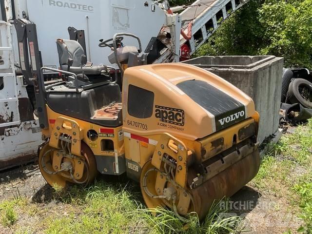 Volvo DD25B مداحل ثنائية الاسطوانة